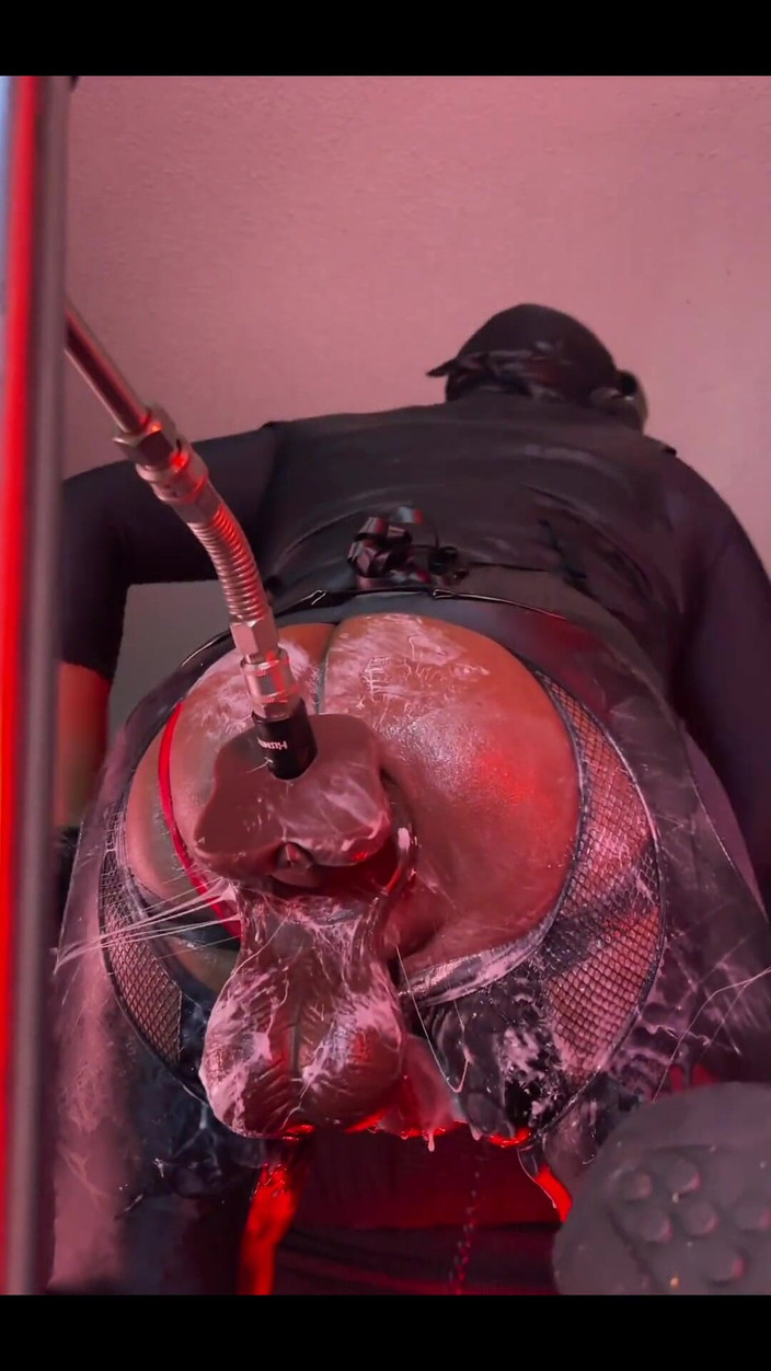 DipsoDeep: 激しいクリーミーなセックスがバットマシンで - ぽかんとおならする泡