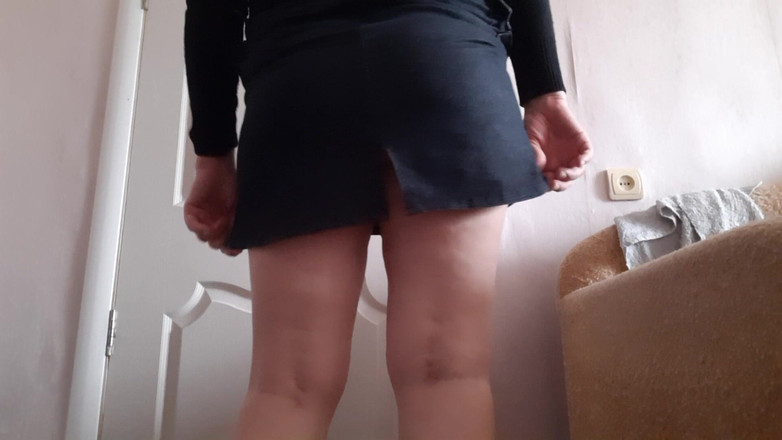 Lesbian-illusion: Sexy sekretářka s velkým zadkem masturbuje v kanceláři