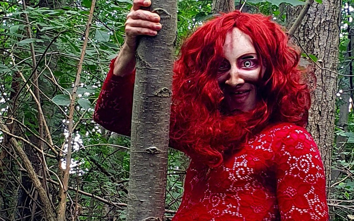 Demon Bitch: Demonio hembra del infierno y diversión en el bosque