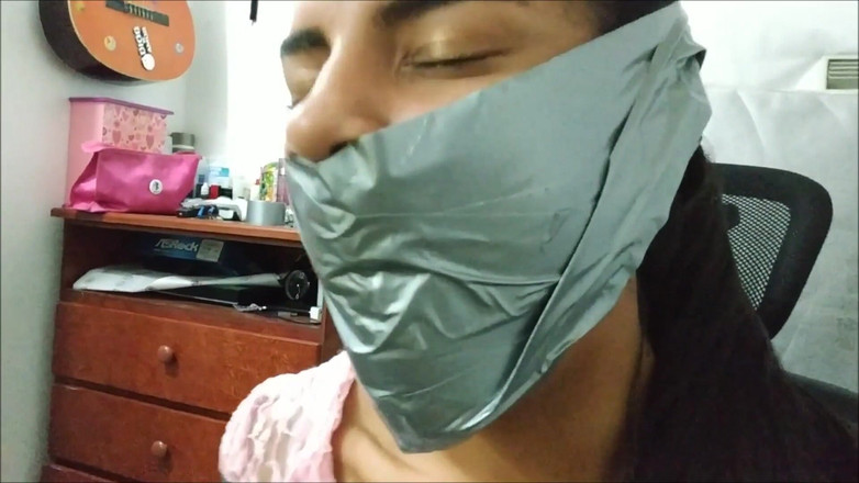 Selfgags Latina Bondage: Diversão monstruosa de engasgos com os Martinez!