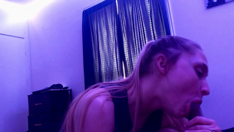 LuluLemons000: Тинка сосет большой черный член, пока бойфренда нету