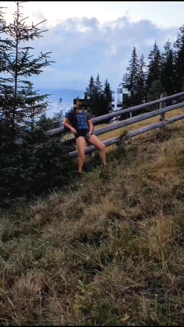 Wanker forever: Honění do vesnice v horách