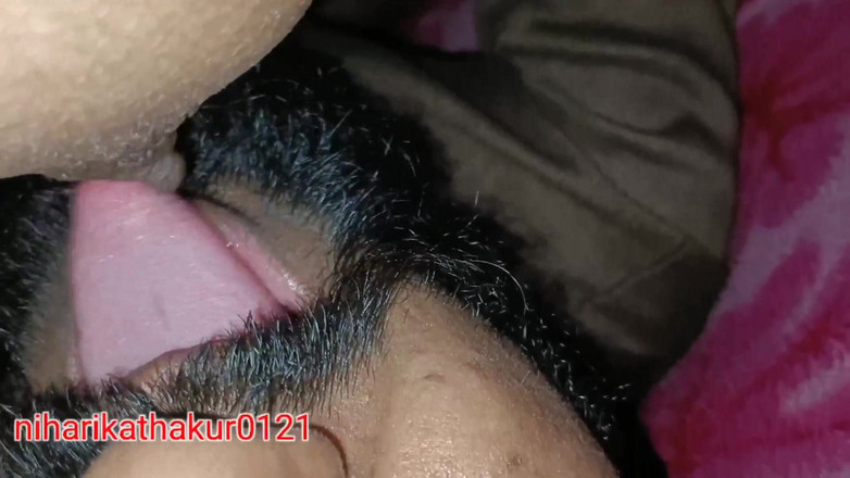 Niharika Thakur: Šukání v dekách