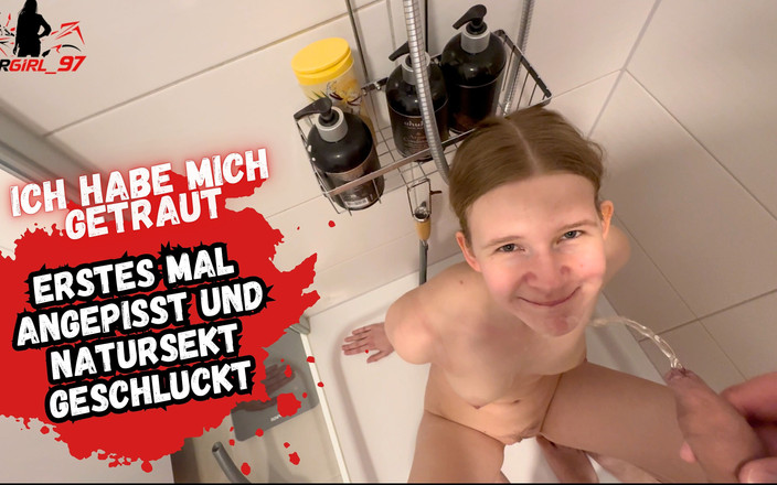 Bikergirl_97: Oh mio dio! Assolutamente infrangi i tabù! Provando la pipì...