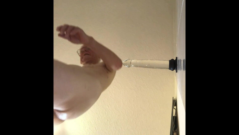 bigears: Elle Chevauche Un Gode De Bite De 9 Pouces - Vue Ci-dessous