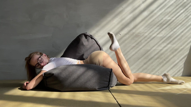 Skinny_lady69: कमसिन स्ट्रेचिंग शॉर्ट्स