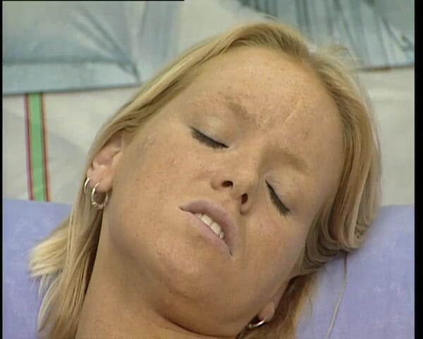 YOUR FIRST PORN: Dumme Schlampe Antonia - La stupida cagna Antonia