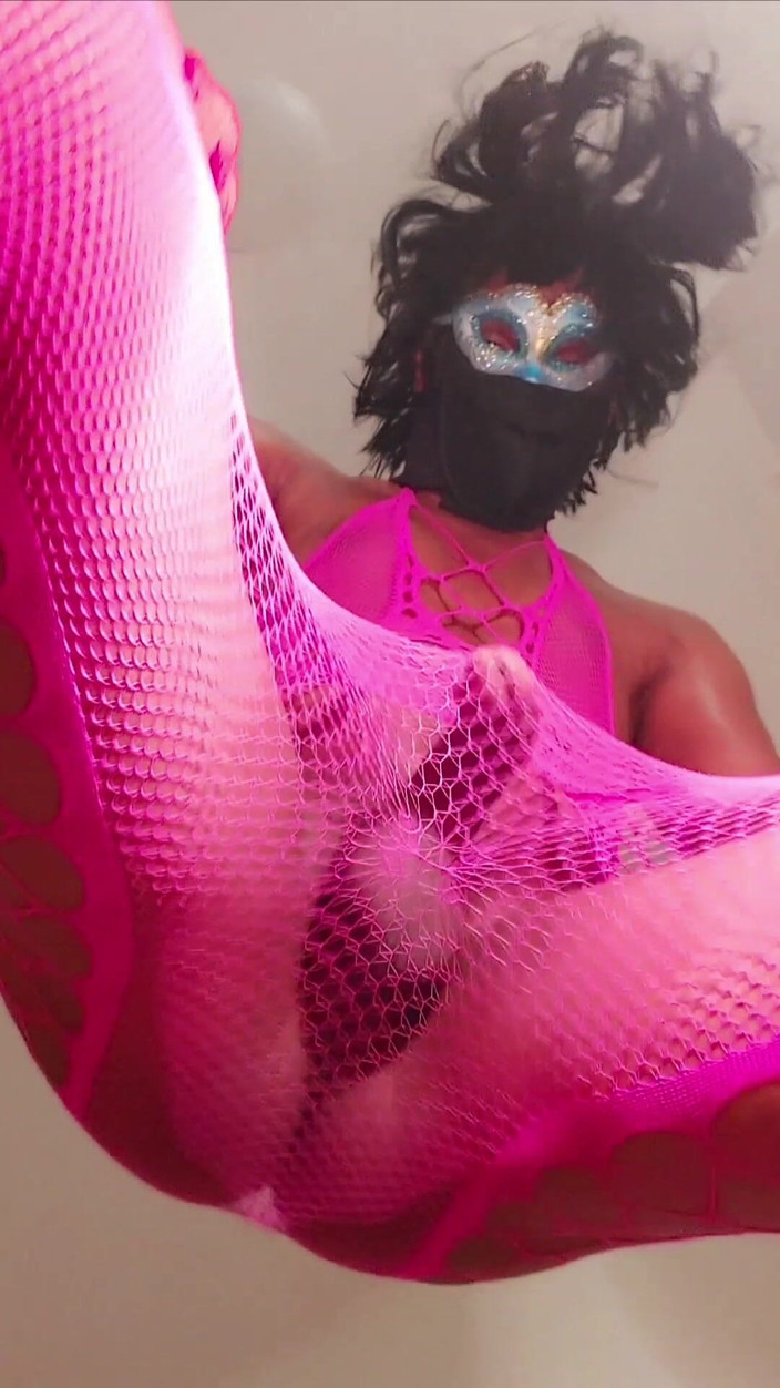 Milah CrossxxX: Milah en netz-rose