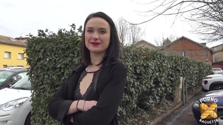 Porno Baguette: Muito puta morena Alice Drake adora estilo cachorrinho e gozada...