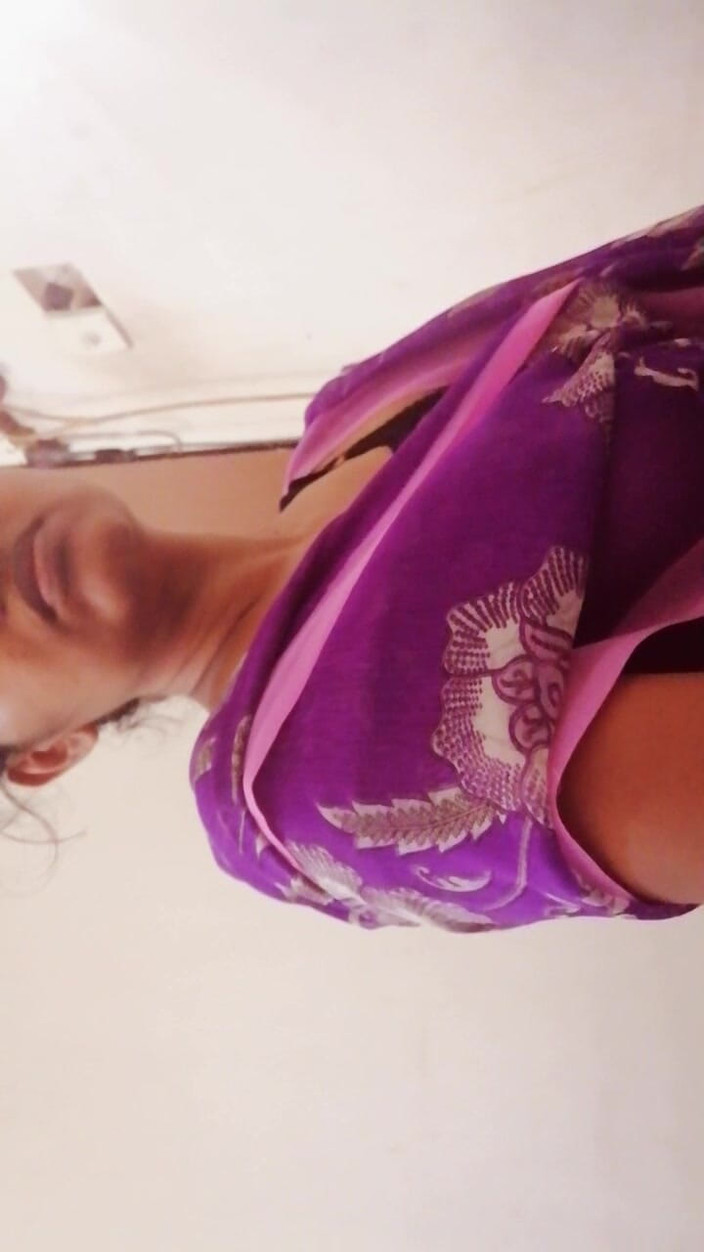 Tina Baby: 我的女仆有有趣的吮吸习惯 第1部分