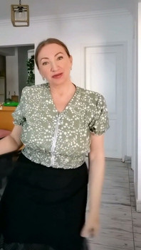Hot MILF with Big Natural Tits Shake Them