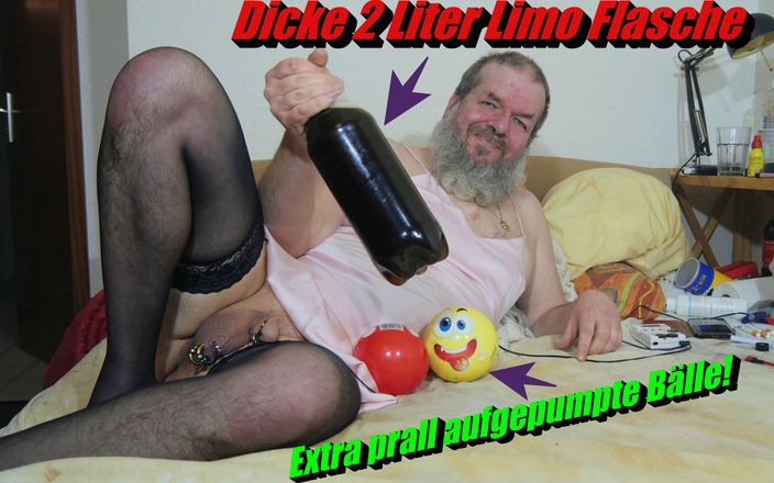 Buxte extreme: Plump Balls and a 2 Liter Soda Bottle, with Orgasm!!