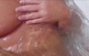 Gspot Productions: इस देखने का बिंदु गीला बुधवार सेल्फी में स्नान में, मेरे स्तन और नग्न शरीर पर पानी डालना