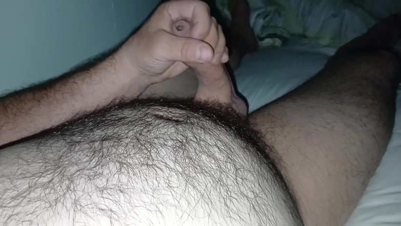 Uhri: Uncut Hairy Gay Masturbating and Cum