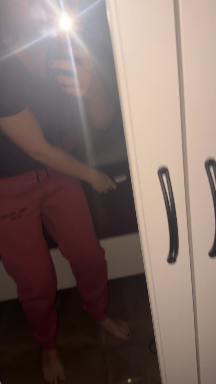 SweetLucy96: Kleine Geile Schlampe