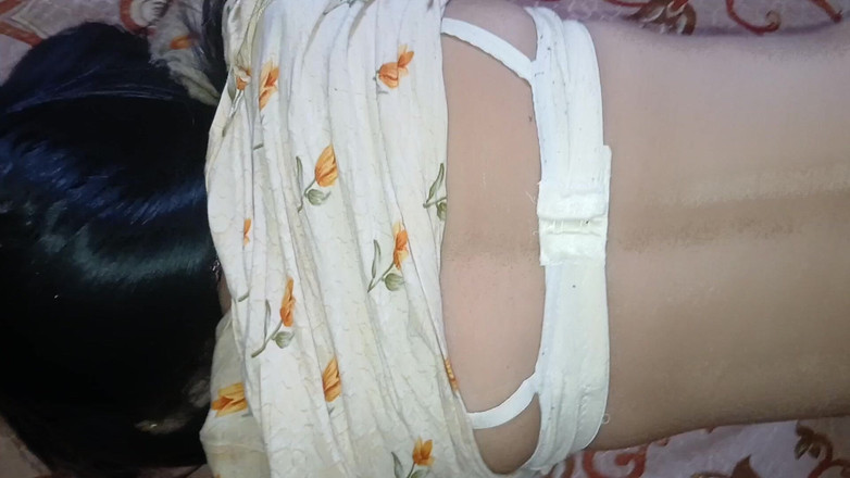 Desifilmy45: Hintli kız anal sikişiyor