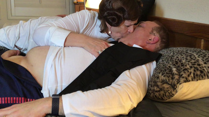 Carmen Angel: 솔로로 섹스하는 할머니 Leia의 새로운 희망 섹스