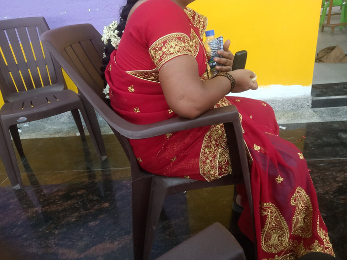 Priyanka314: India linda ama de casa Sary cambiándose en casa