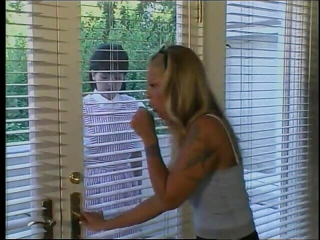 Old Good Porn: 可爱的妓女在操对方的阴户时呻吟