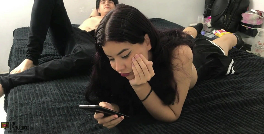 MAFELAGO: Schöne latina mit kleinen titten wird von ihrem geilen stiefbruer...