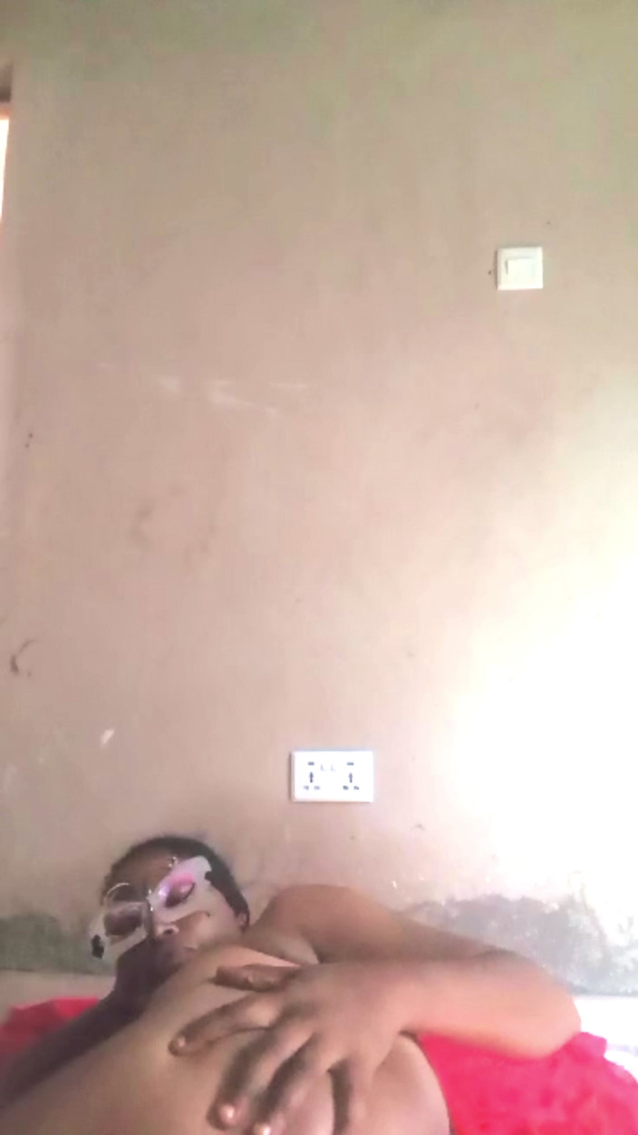 Lovelee: African Woman Touching Her Pussy