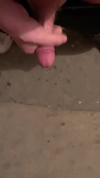 Cr4sh1990: Wank ở nơi công cộng