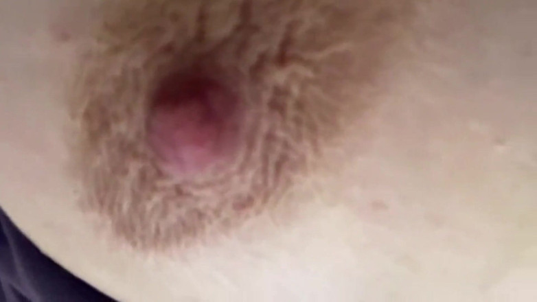 Real homemade BBW BBC porn: Bbwbootyful - Homealone, vedere la persoana 1, își strânge sfârcurile solo