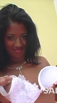 Bigass ebony šukání od velkého ptáka