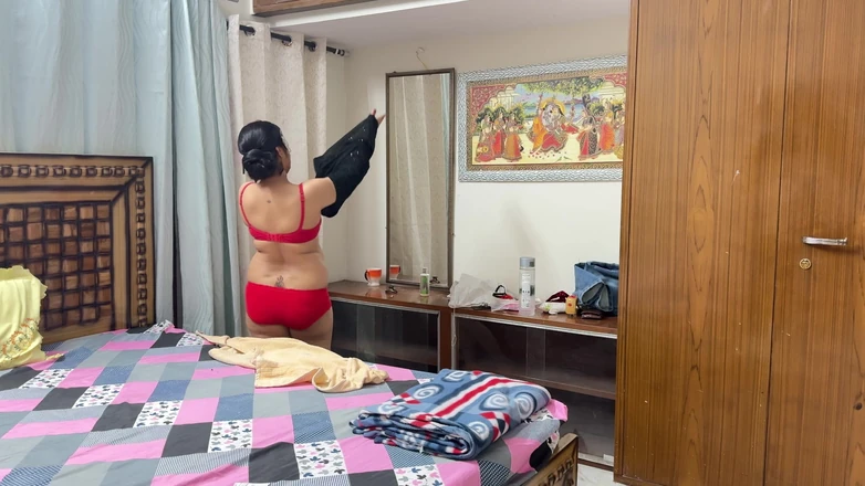 Hoty natasha: Devar Gives Surprise to Her Bhabhi