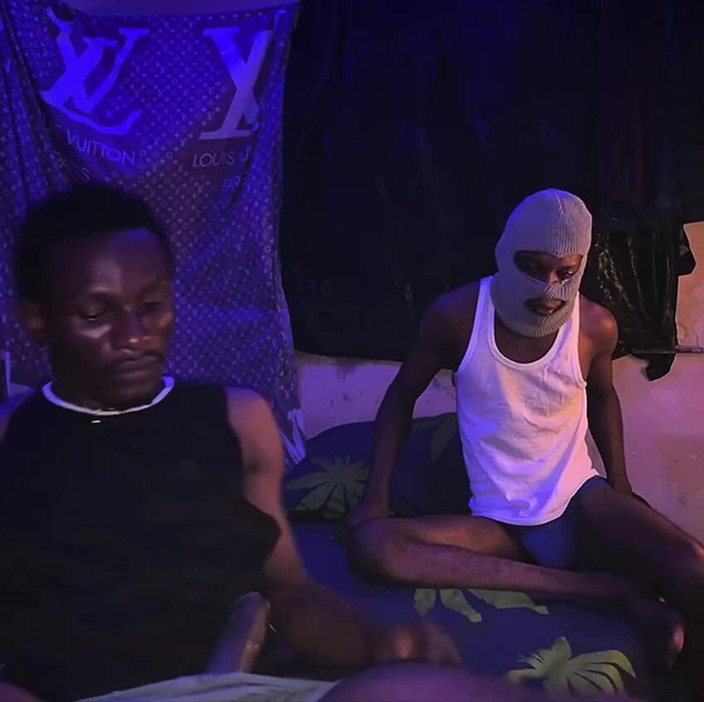 Stilesbhalifa1: Hubená Twinks Horny Playtime: CD 2