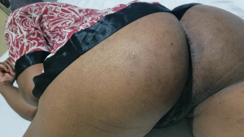 Lovemina: Pantat merah jambu ini meminta pukulan amatur buatan sendiri sebenar...