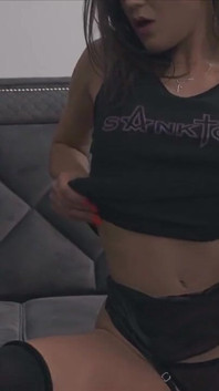 Sanktor - 灵活的娇小体操运动员脱衣舞