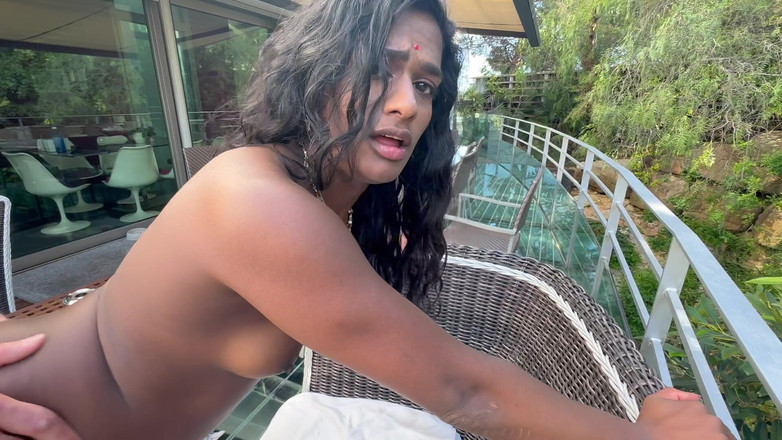 Papi Rodriguez: Šukám indickou nevlastní dceru svého šéfa, ona je děvka s pracujícími