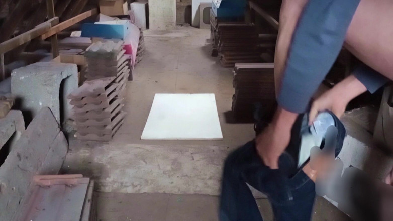 Mark Hannes: Masturbare rapidă cu futai în depozit