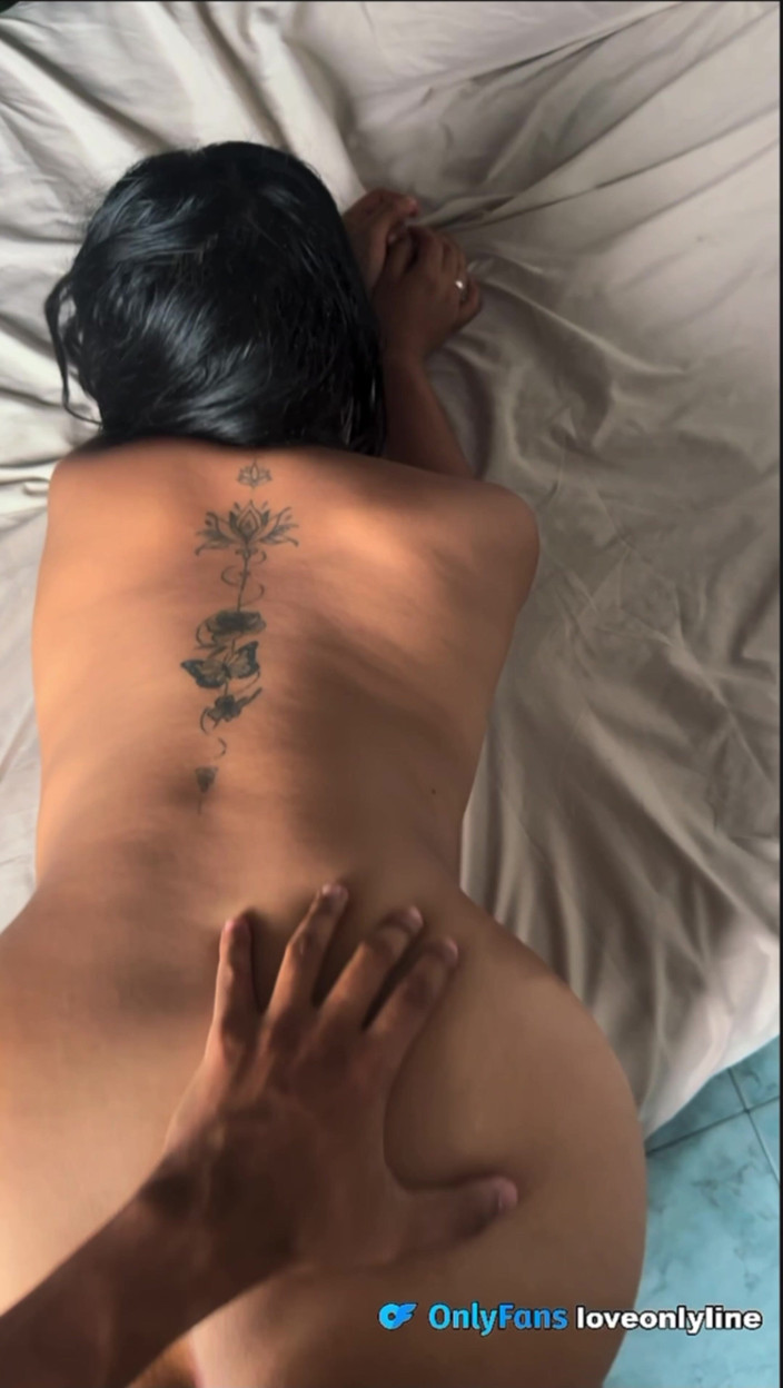 LoveLine7x: I'm Sharing a Room with My Friend's Boyfriend While She's...