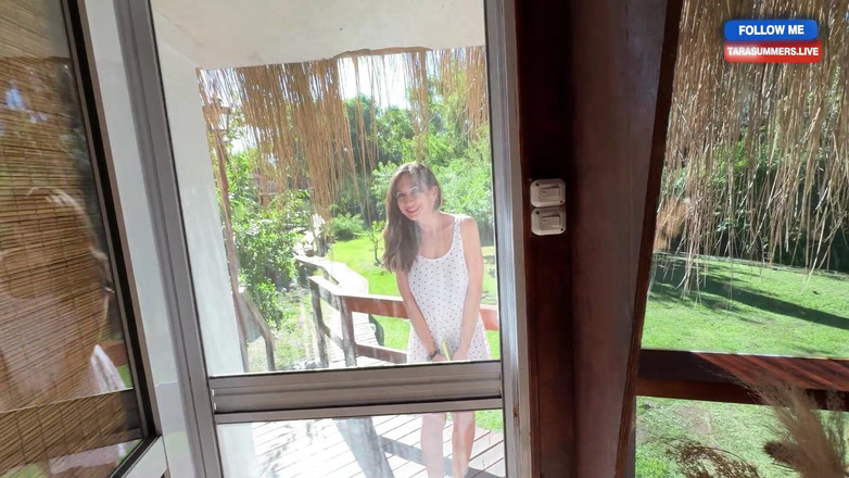 Kitty Kriss: Bölüm 1 erkek arkadaşımı komşu bir evdeyken yaz kampında aldattı