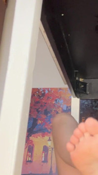 I Milked My Stepdaddy and He Cum on My Feet
