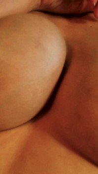 Les gros seins de lait de la jeune belle-mère pour vous