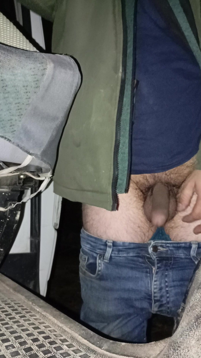 Pedropauteso: Dezbrăcați-vă pe stradă