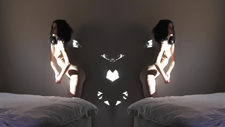 Faith Eros: Üvey anne minik klitorisini yakalıyor - mastürbasyon aşağılama