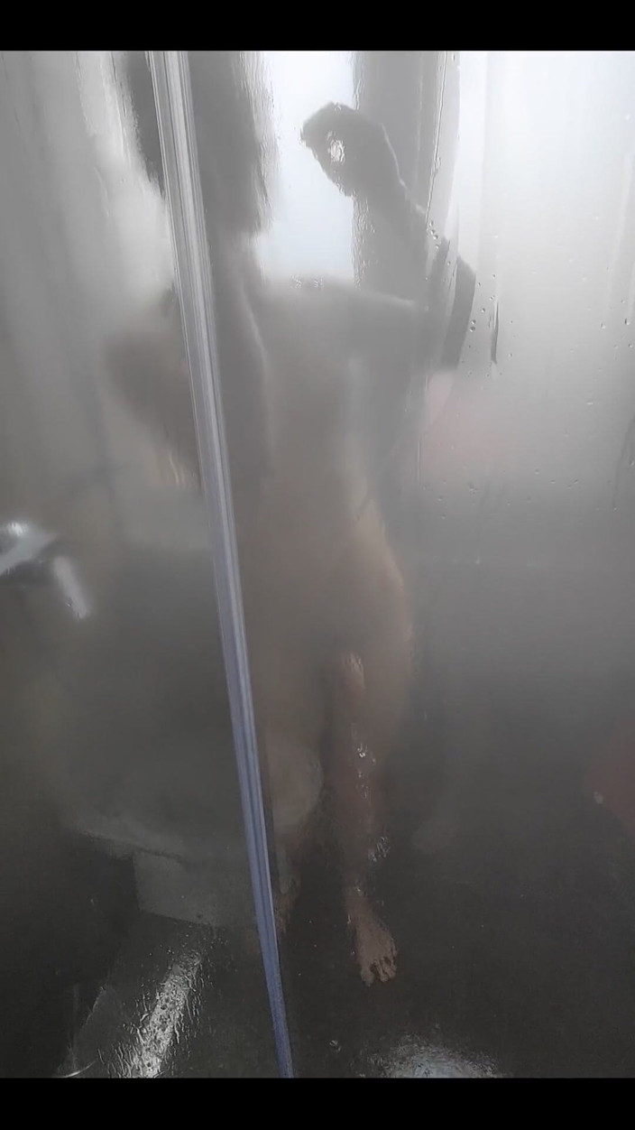 Snauwflake: Doing Dumb Thing in Shower