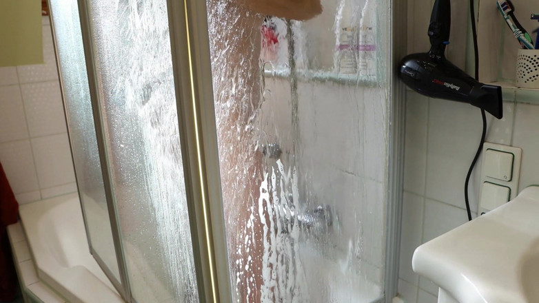 AnnaHomeMix: Сексуальная Рыжая Красотка Натирает Себя Кофе В Душе