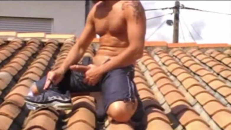 EXHIB BOYS: Straight worker show his cock to the cum outdoor