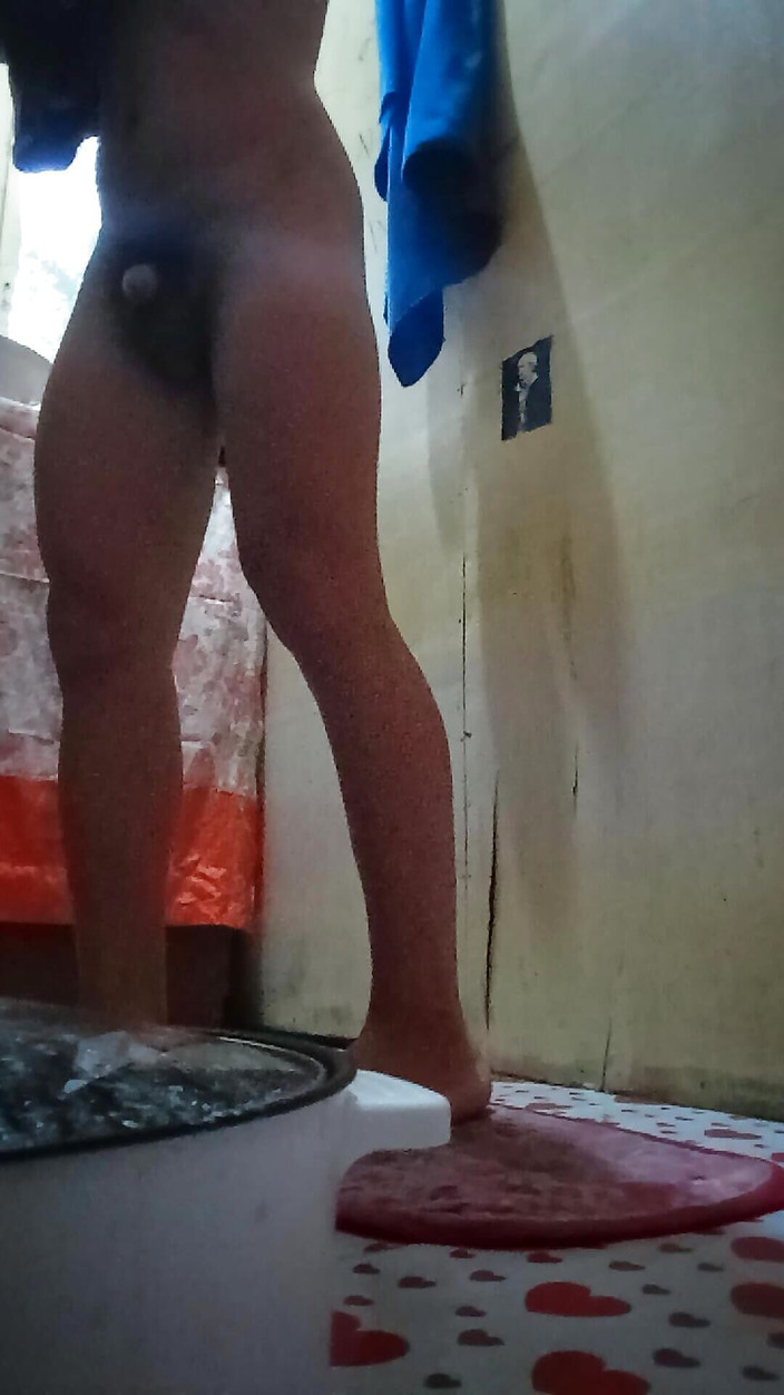 Reynaldo6: Kız odada her zaman yalnızdı