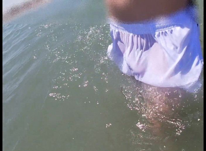 Cool Body: Ludzie na plaży dziwią się, gdy zmoknę w krótkich spodenkach