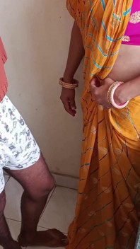 Kaamwali Naughty Married Step Daughter Fucked in Kitchen While She Was Washing Dishes
