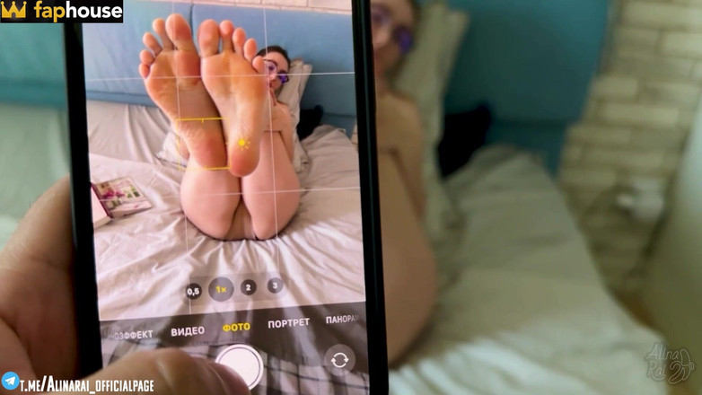 Alina Rai: De stiefzoon neukt zijn stiefmoeder op haar eigen verzoek. Stiefmoeder: -Ik...