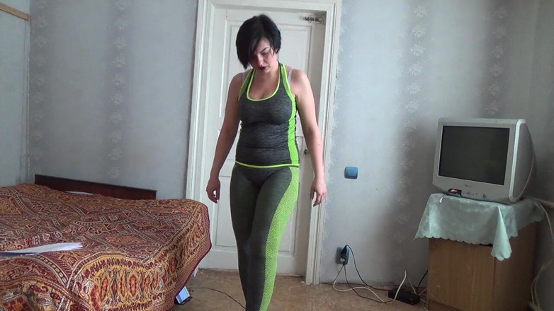 Sexy Milf: Naked athletics with huge boob bouncing