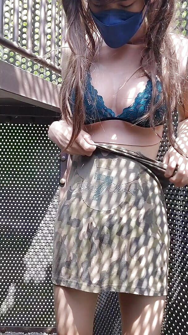 NotAFuta: Porra no City Park! Exibicionista Gina Cum no Parque