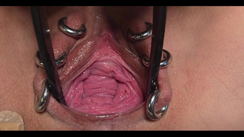Dirty Molly: Aperto con gape su display completo!